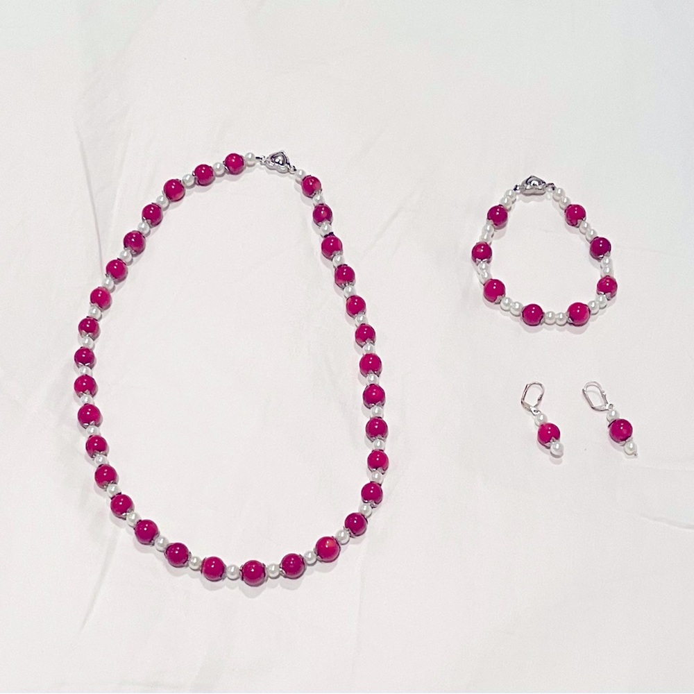 New! Red & White Pearl Beaded 22" Necklace, 8 1/2" Bracelet & Earrings
Set